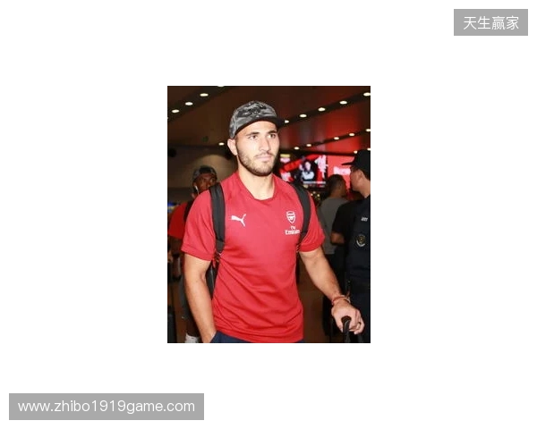 英超官方晒出图片：阿森纳U15全员抵达北京